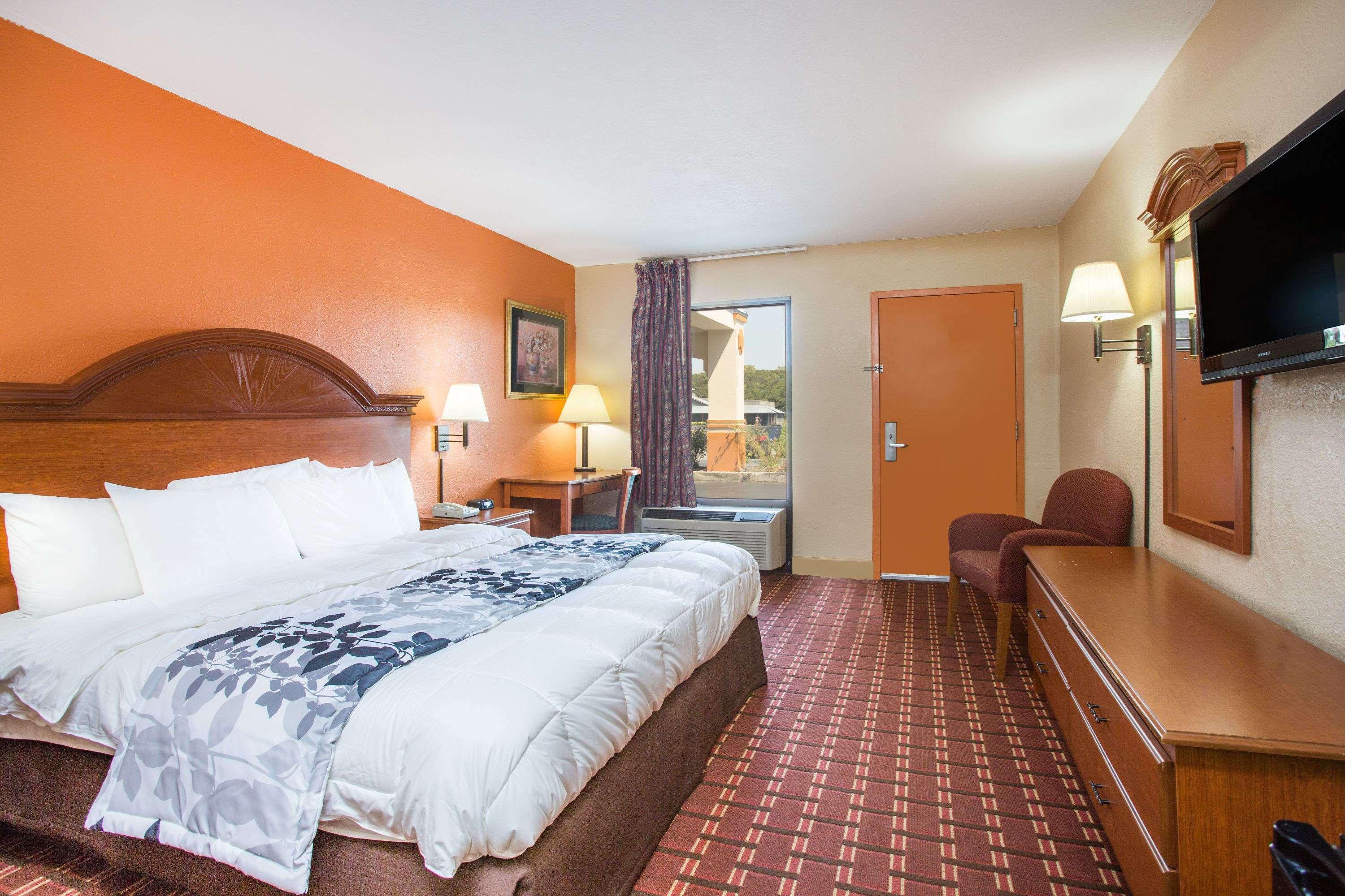 Days Inn By Wyndham Athens Eksteriør bilde